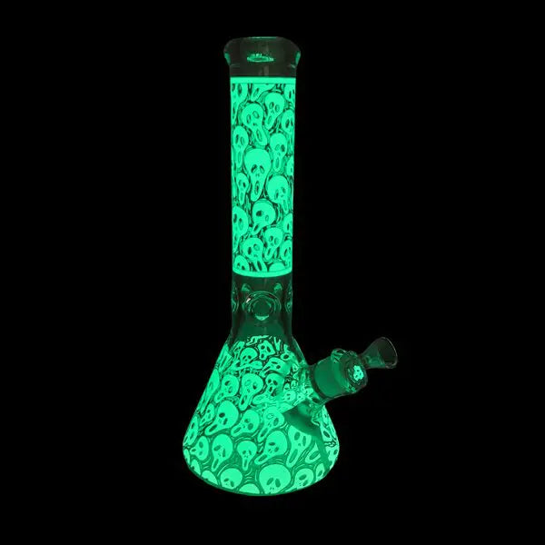 Glow In The Dark Scream Skulls - 25cm